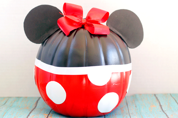 Minnie Mouse pumpkin finished look