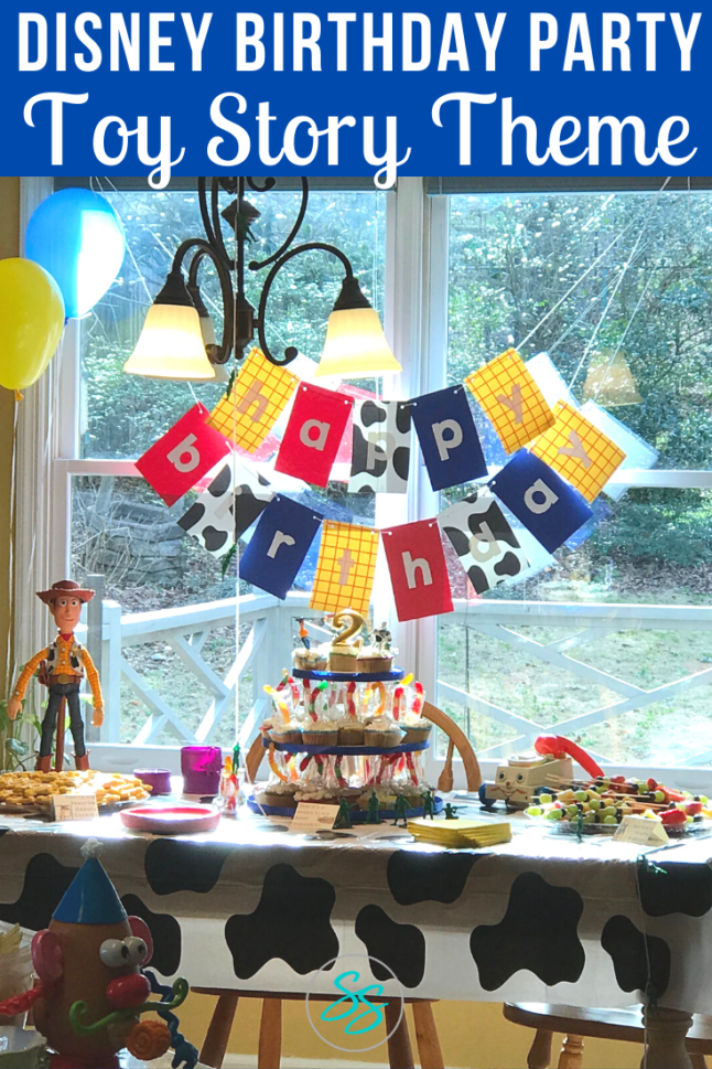 Throwing a Toy Story party? Then check out these easy ideas to make the party food fun! Toy Story party food ideas are simple and fun to create! #disneyparty #toystory #toystoryparty